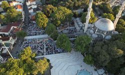 Eyüp Sultan Camii'nde bayram yoğunluğu