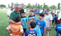 Başkan Topaloğlu geleceğin futbolcularıyla buluştu