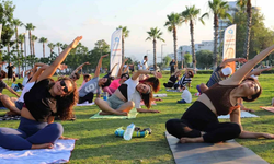 Büyükşehir’den sahilde yoga etkinliği