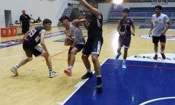 Genç basketbolculardan dostluk maçı