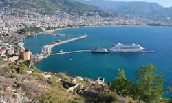 Alanya'ya 2 kruvaziyer ile 1132 turist geldi