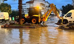 Manavgat'ta ekipler su baskınlarına müdahale etti