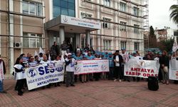 Sağlıkçılardan yine yönetmelik tepkisi