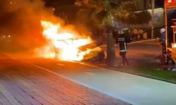 Alanya'da seyir halindeki otomobil alev aldı