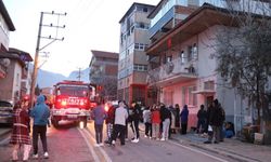 Çocuğunu kurtaran kadın alevlere teslim oldu