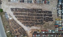 Antalya'daki yedieminlerde araçlar üst üste koyuluyor