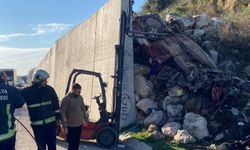 Otomobil istinat duvarına çarptı