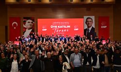 CHP Kepez’de yeni üyelere rozetleri törenle takıldı