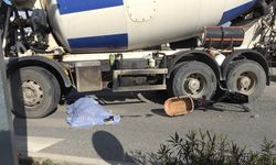 Beton mikserinin altında kaldı