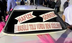 Serik'te gelin arabasındaki yazı dikkat çekti