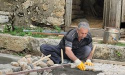 Ekmeğini 45 yıldır taştan çıkarıyor