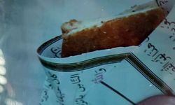 Kur’an-ı Kerim sayfalarını tost kağıdı yaptı
