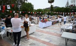 Kemer'de 'Üreten ev hanımları kermesi'