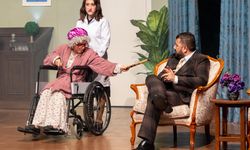 Manavgat'ta tiyatro şöleni