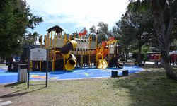 Kemer’de parklar yenileniyor