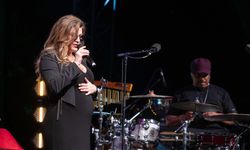 Melody Gardot Antalyalı müzikseverlerle buluştu