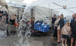 Manavgat'ta sağanak yağışa rağmen akın ettiler
