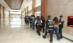 Antalya'da fuhuş operasyonu: 8 gözaltı