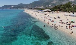 Hava ısınınca Kleopatra Plajı doldu