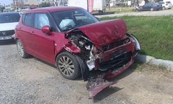 Otomobil ile kamyonet çarpıştı: 1 yaralı