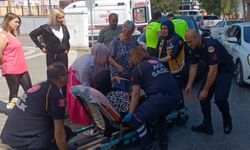 Yaya geçidinde otomobil çarptı