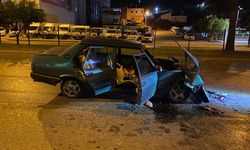 TIR'la çarpışan araç hurdaya döndü