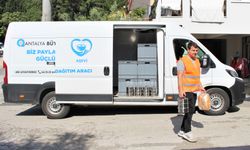 Büyükşehir'in aşevi Manavgat'ta ihtiyaç sahiplerinin yanında