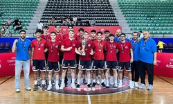 Genç takımdan Antalya’ya ilk kupa