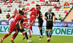 Sıkıntılı başladı ama ligde kaldı
