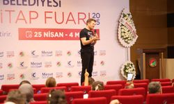 Varol Yaşaroğlu, Kepez Kitap Fuarı’nda