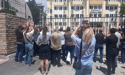 Okul önünde kıyafet eylemi