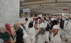 Yüzbinler hacı oldu