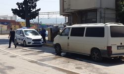 Komşusunu sopayla yaraladı
