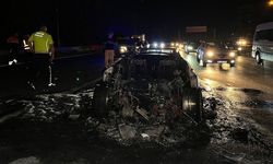 Lüks otomobil alev alev yandı