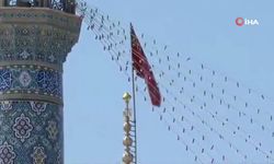 İran'da 'intikam bayrağı' çekildi