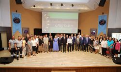 AÜ'de bayramlaşma töreni