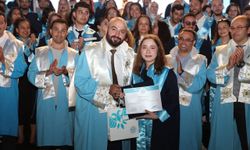 ALKÜ'de mezuniyet coşkusu