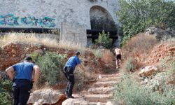 Varyanttan kafasına scooter düştü