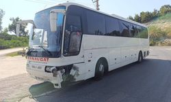 Kavşakta kamyon ile otobüs çarpıştı