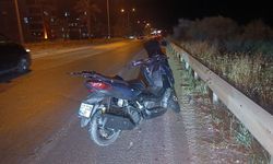 Motosiklet devrildi: 2 yaralı