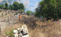 Kumluca'da ormanı tehdit eden yangın