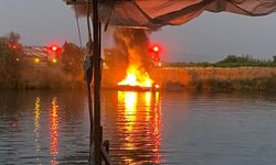 Manavgat Irmağı’nda balıkçı teknesi yandı