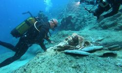 Bakan Ersoy, 2 bin yıllık batığa dalış yaptı