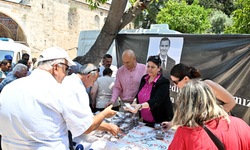 Ferdi Zeyrek için Muratpaşa'da helva dağıtıldı