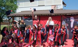 Miniklerin mezuniyet coşkusu