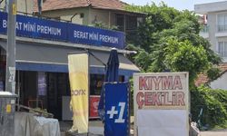 Tekel bayisinde 'kıyma çekilir' afişi