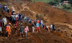 Toprak kayması: 10 ölü, 15 yaralı