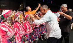 Miniklerin halk oyunu coşkusu Manavgat’ta yaşandı