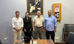 Kemer'de sokak hayvanları yararına konser