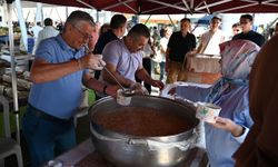 Kemer'de aşure ikramı